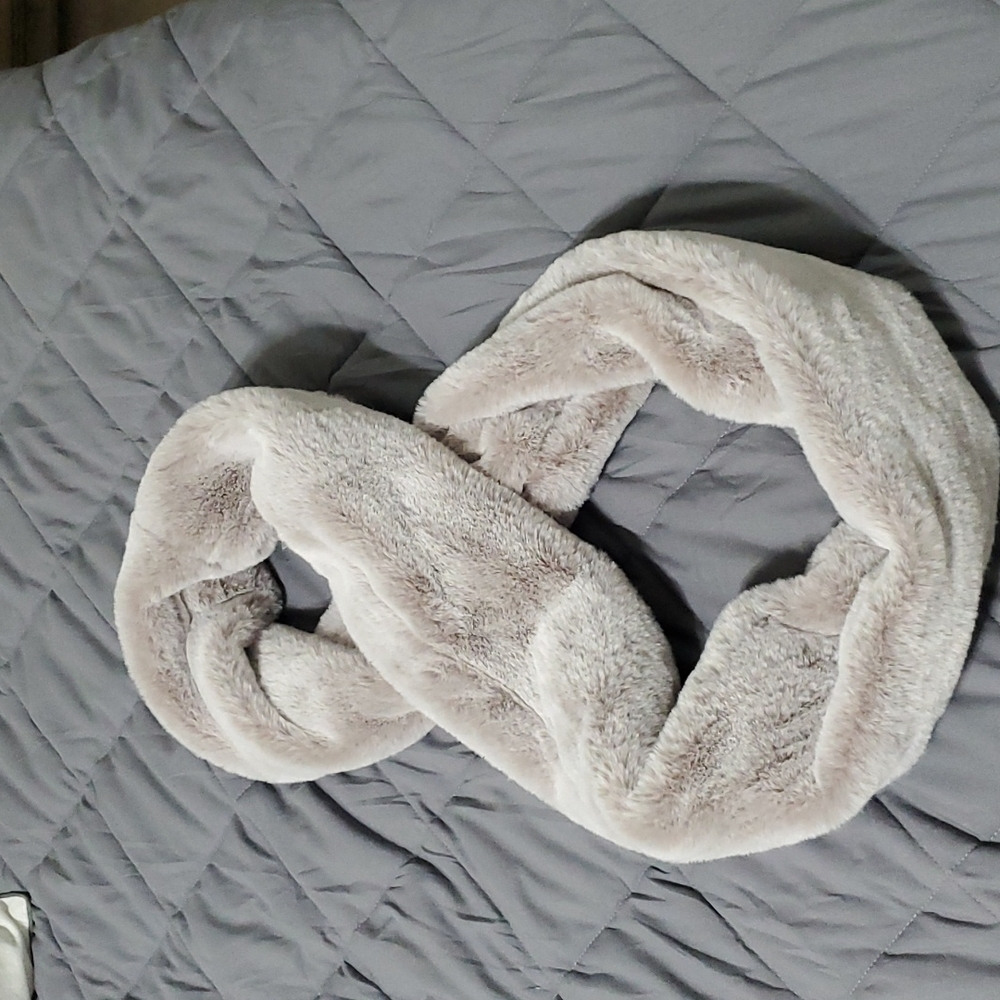 Fuzzy infinity scarf